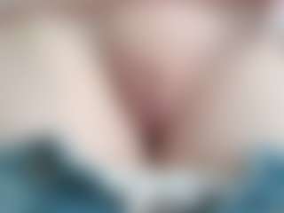 Live cam show with NaughtyBlooms - Shaved Pussy on Adult Interactions