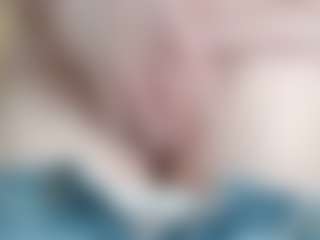 Live cam show with NaughtyBlooms - Blue Eyes on camtv