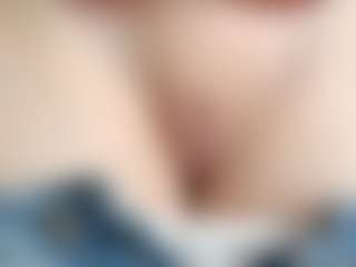 NaughtyBlooms's Live Sex Cam Show