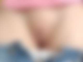 NaughtyBlooms's Live Sex Cam Show