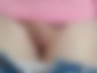 NaughtyBlooms's Live Sex Cam Show