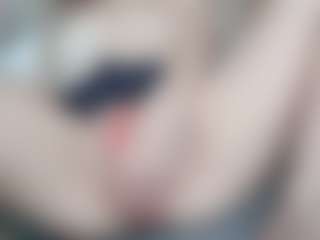 NaughtyBlooms's Live Sex Cam Show