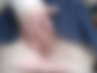 NaughtyBlooms's Live Sex Cam Show