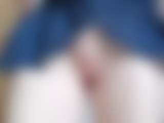 NaughtyBlooms's Live Sex Cam Show