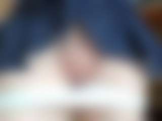 NaughtyBlooms's Live Sex Cam Show
