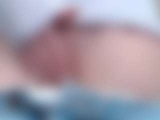 NaughtyBlooms's Live Sex Cam Show