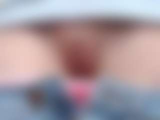 Live cam show with NaughtyBlooms - Shaved Pussy on Camsoda