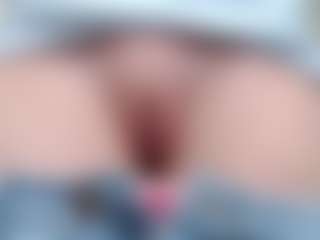 NaughtyBlooms's Live Sex Cam Show