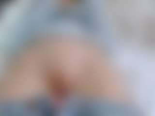 NaughtyBlooms's Live Sex Cam Show
