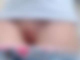 NaughtyBlooms's Live Sex Cam Show