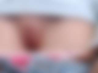 NaughtyBlooms's Live Sex Cam Show