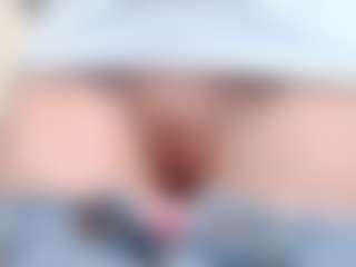 NaughtyBlooms's Live Sex Cam Show