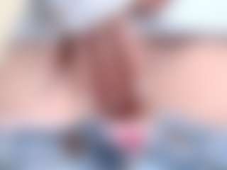 NaughtyBlooms's Live Sex Cam Show