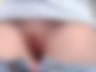NaughtyBlooms's Live Sex Cam Show
