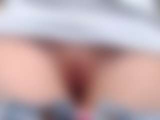NaughtyBlooms's Live Sex Cam Show