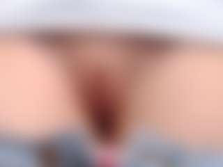 NaughtyBlooms's Live Sex Cam Show