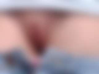Live cam show with NaughtyBlooms - Small Tits on Camsoda
