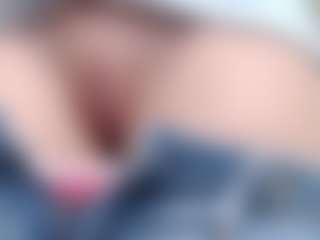 NaughtyBlooms's Live Sex Cam Show