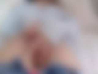 NaughtyBlooms's Live Sex Cam Show