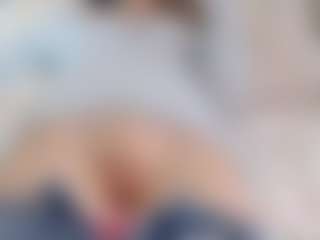 NaughtyBlooms's Live Sex Cam Show