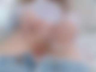 NaughtyBlooms's Live Sex Cam Show