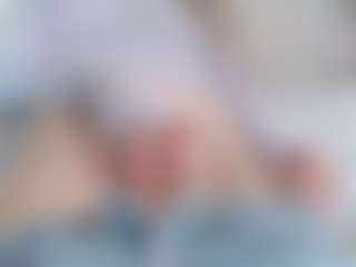 NaughtyBlooms's Live Sex Cam Show