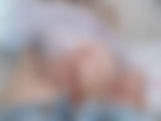NaughtyBlooms's Live Sex Cam Show