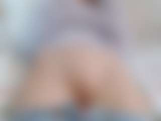 NaughtyBlooms's Live Sex Cam Show