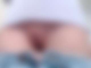NaughtyBlooms's Live Sex Cam Show
