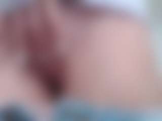 NaughtyBlooms's Live Sex Cam Show
