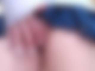 NaughtyBlooms's Live Sex Cam Show