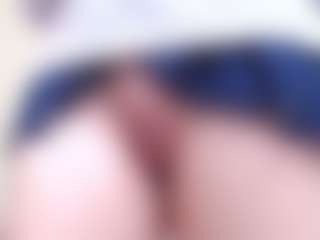 NaughtyBlooms's Live Sex Cam Show