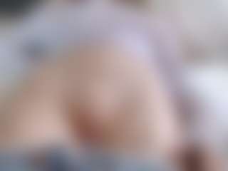 NaughtyBlooms's Live Sex Cam Show