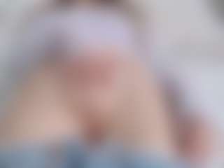 Live cam show with NaughtyBlooms - Public on Cam Slut
