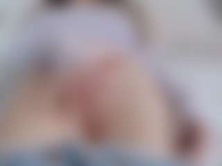 NaughtyBlooms's Live Sex Cam Show