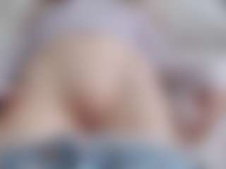 NaughtyBlooms's Live Sex Cam Show