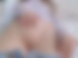 NaughtyBlooms's Live Sex Cam Show