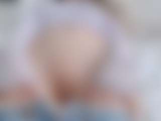 NaughtyBlooms's Live Sex Cam Show