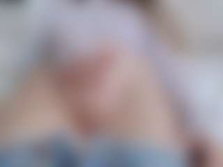 NaughtyBlooms's Live Sex Cam Show