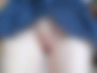 NaughtyBlooms's Live Sex Cam Show