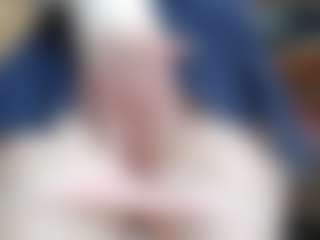 NaughtyBlooms's Live Sex Cam Show