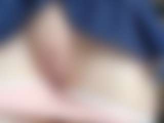 NaughtyBlooms's Live Sex Cam Show