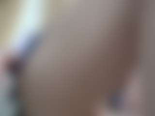 NaughtyBlooms's Live Sex Cam Show