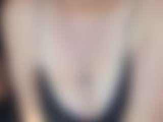 Lona P.'s Live Sex Cam Show