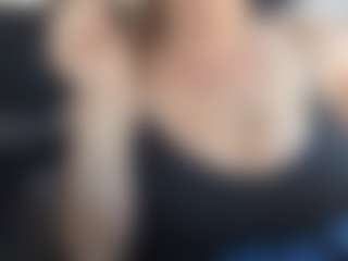 Lona P. MILF webcam performer live streaming
