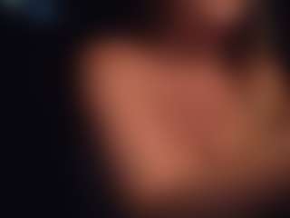 Lona P.'s Live Sex Cam Show