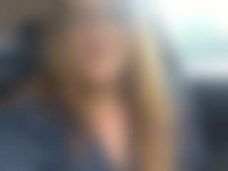 Lona P. MILF webcam performer live streaming