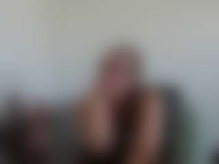 Live cam show with Lona P. - Public Big Tits on wildcum.com