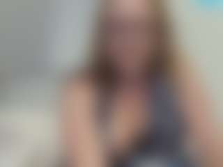 Live cam show with Lona P. - Strip Curvy on livesuperchat.net