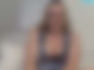 Lona P.'s Live Sex Cam Show